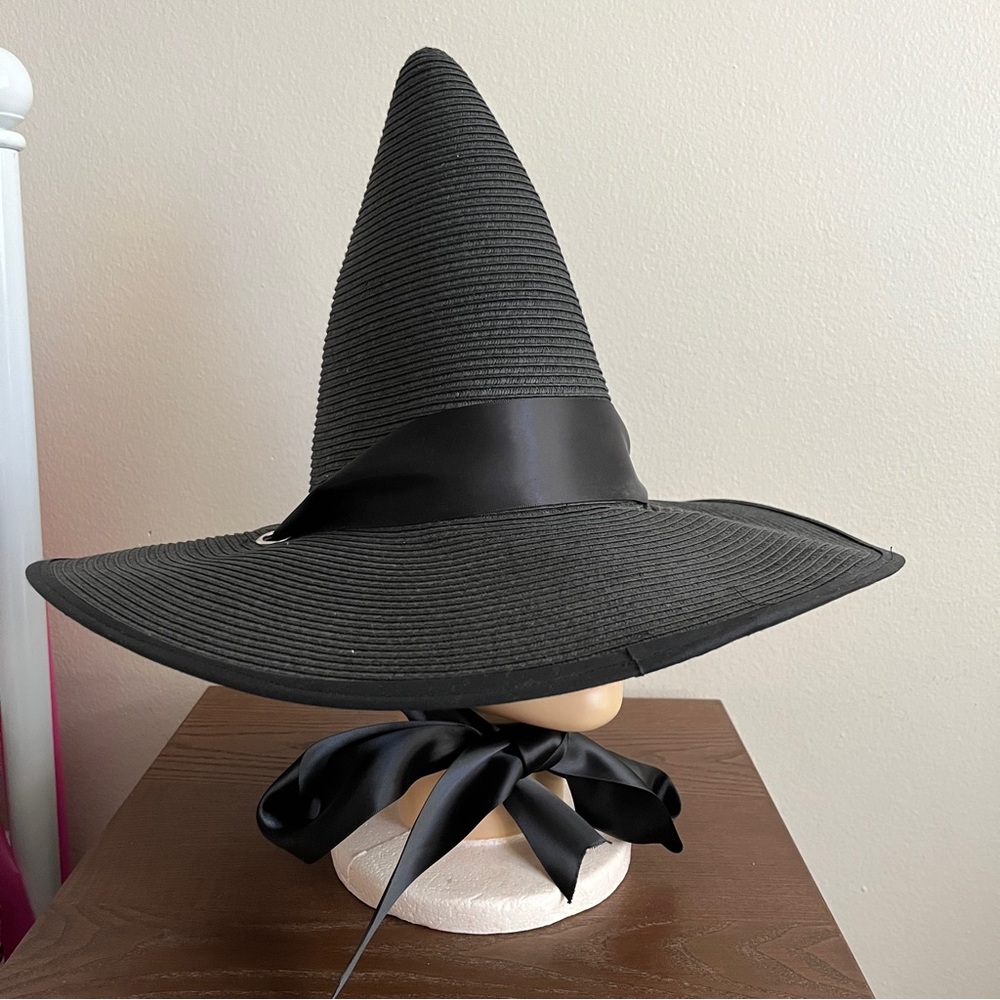 The Beheaded Everyday Bruja Hat